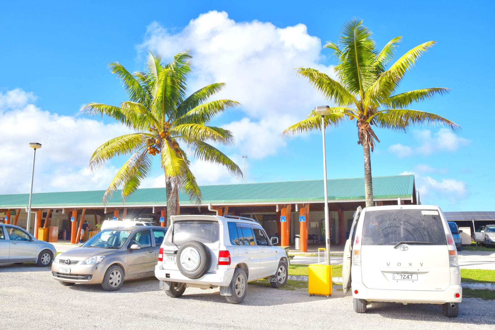 Niue Airport: Your Transfer Options