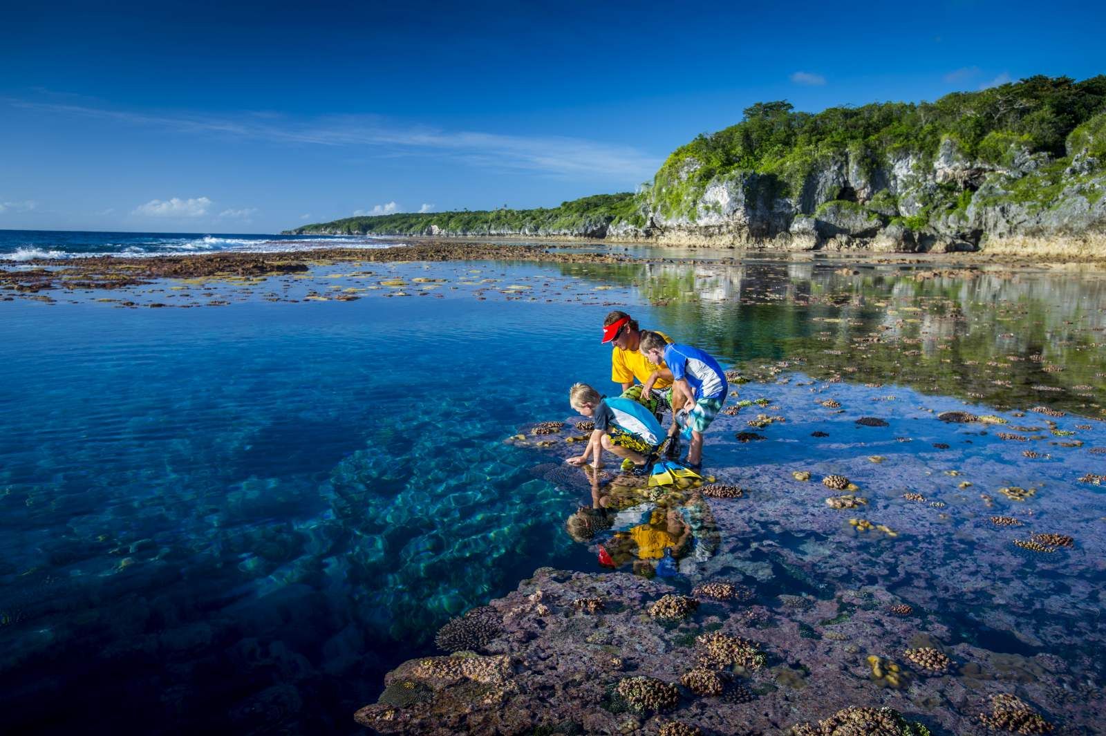 The Travel Guide to Niue for Families 👪 [2023]